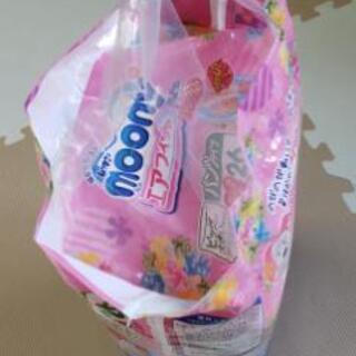 ビックより大きいサイズ オムツ 女の子用の画像