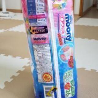 ビックより大きいサイズ オムツ 女の子用の画像