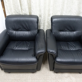 １人掛けソファータイプ椅子２台