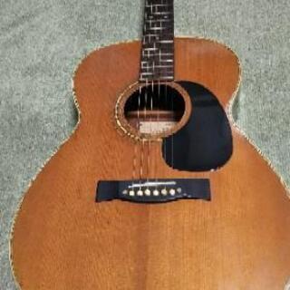 受け渡し決まりです。年代物のフォークギターです。