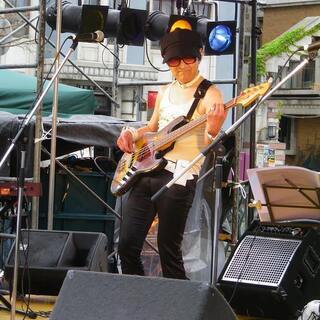 いかなるBANDでも対応可能ですBASSで参加希望です。