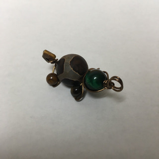 【新品】亀甲天珠のカメさんキーホルダーの画像