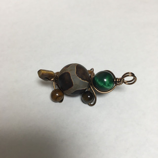 【新品】亀甲天珠のカメさんキーホルダー