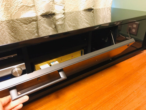 テレビ台、テレビボード
