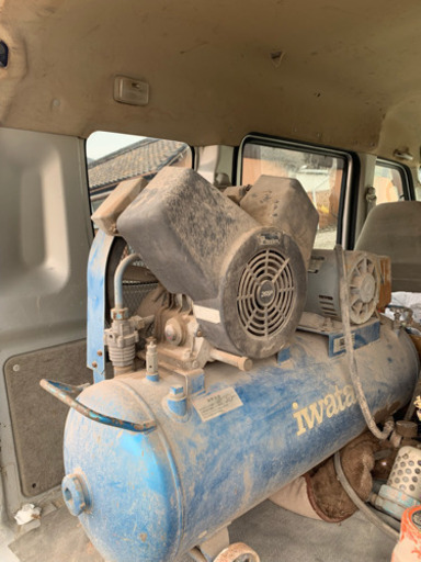 イワタコンプレッサー 200ボルト