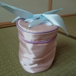 化粧ポーチ 未使用品の画像