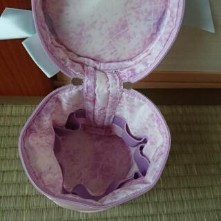 化粧ポーチ 未使用品の画像
