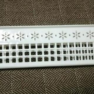 真っ白な水切りカゴ☆おまけ付きの画像