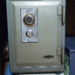 金庫(縦長)