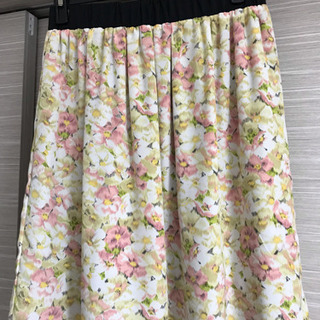 リバーシブルフラワープリントスカート