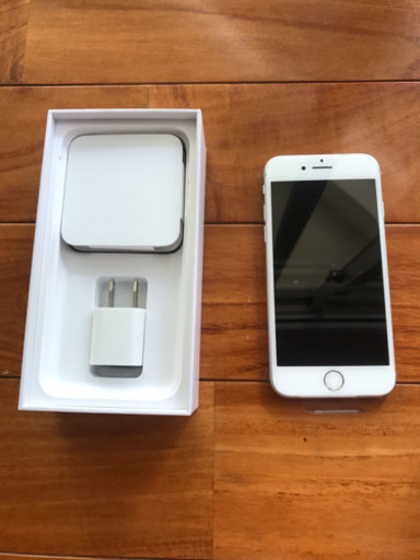iPhone8 64GB シルバー【simロック解除済 新品未使用】