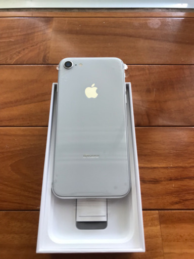 iPhone8 64GB シルバー【simロック解除済 新品未使用】