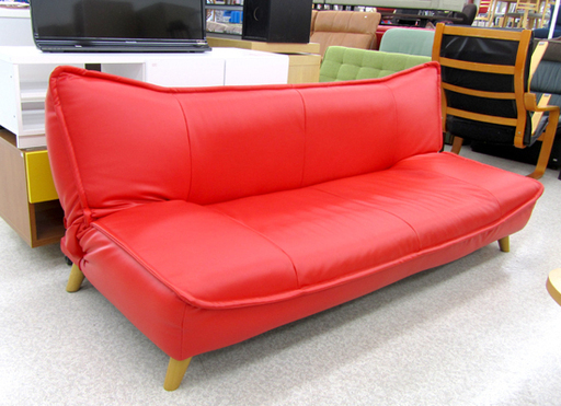 ソファーベッド 赤い3人掛けソファ レーザ調 レッド 北区屯田