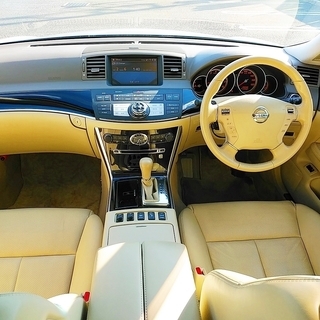 ★★フーガ350XV　最上級グレードVIP  走行2万Ｋ台！　車検付き