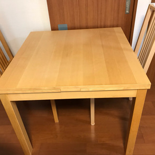 IKEA ダイニング テーブル セット 伸縮性2〜6人掛けの画像