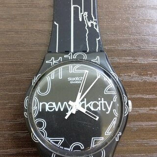 【米国限定モデル／スウォッチ】Swatch New York City Wristwatch Lines in The Sky by Billy the Artist GZ209の画像