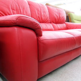 ROSETINI ロセティーニ 高級本革ソファ ３人掛け ☆ PayPay(ペイペイ)決済可能 ☆ 札幌市 北区 屯田 おしゃれなレッド！ の画像