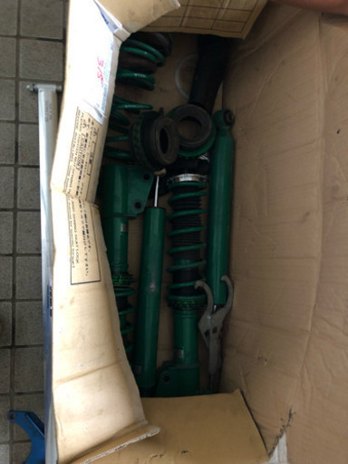 ヴィッツ scp10用 TEIN車庫調