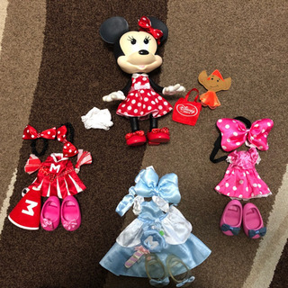 ミニーマウスの着せ替え人形の画像