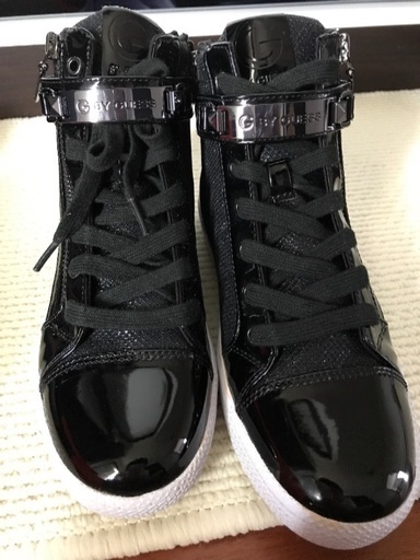 guessシューズ 値下げします。