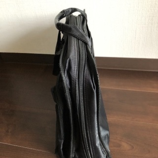 通勤用カバンです。