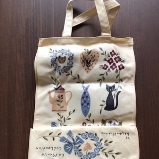 手提げバックの画像