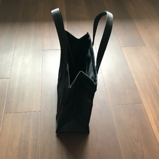 黒色のトートバッグです。の画像