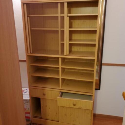 木製ガラス扉 キッチン収納
