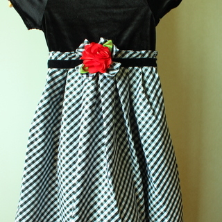 新品　女の子　お出かけドレス　130cm