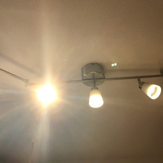 【お取引中】室内シーリング照明 5灯 電球つき(IKEA製)の画像
