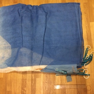 蚊帳（かや）室内に吊るすタイプのものです