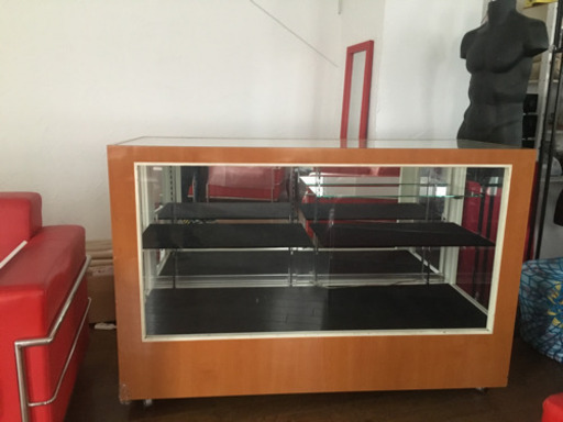 店舗用ガラスショーケース