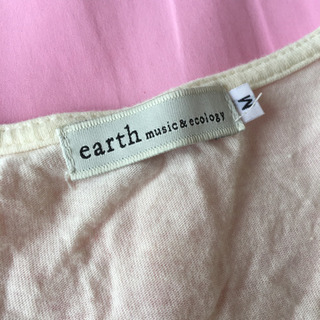 earth music&ecology 長袖袖カットソー  オフホワイトの画像