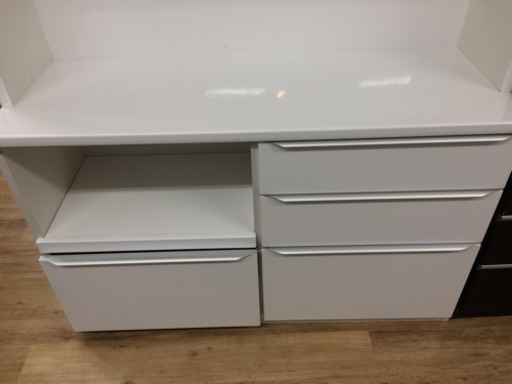 松田家具の2枚スライド扉レンジボードです。