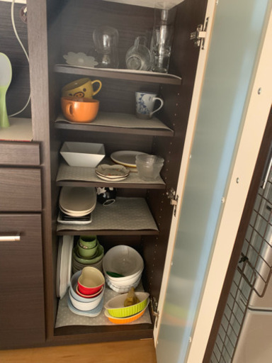 受け渡し予定者様決まりました！ニトリ食器棚