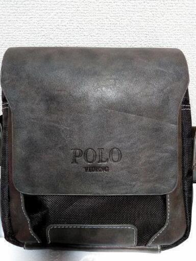 合皮のショルダーバッグです。