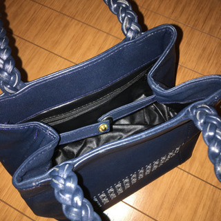革 手提げバック 未使用の画像