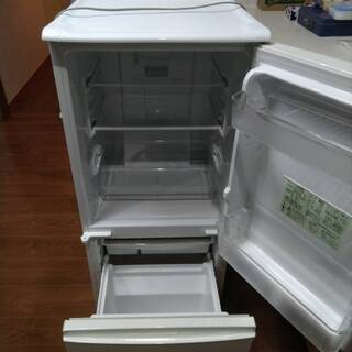 シャープ　ノンフロン　冷蔵庫　137Ｌ