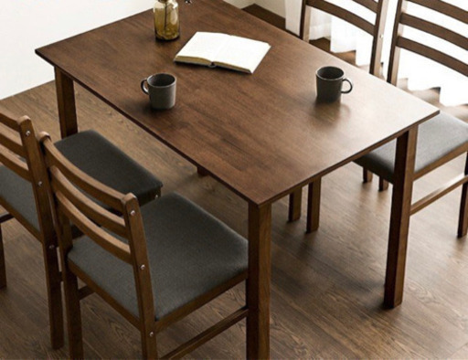 ダイニングテーブル イス 5点 取りに来れる方のみの特価格  新品ですが急いでおりますので大幅にお値下げしています！