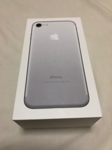 【美品】【SIMロック解除済】【判定◯】Apple  iPhone 7 32GB 本体 シルバー docomo ドコモ SIMフリー MNCF2J/A
