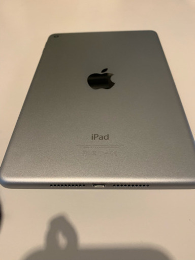 iPad mini4 WiFi スペースグレー64GBです。