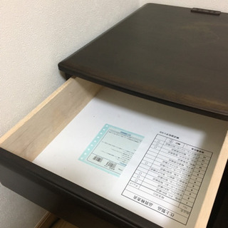 ベッドサイドテーブルの画像