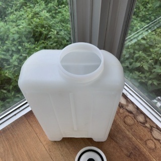シンプルデザインの加湿器 タンク容量5リットルの画像