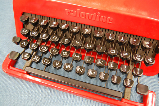 Olivetti Valentine タイプライター レトロ 赤バケツ アンティーク オリベッティ バレンタイン ジャンク扱い  ☆ PayPay(ペイペイ)決済可能 ☆ 札幌市 清田区 平岡