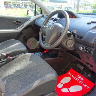 ヴィッツ　1.3Ｆ　4WD  事故無し　車検コミコミ価格　プッシュスタートの画像