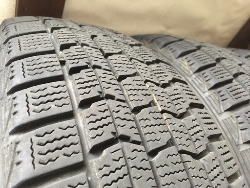 TOYOTA　トヨタ　ノア　ヴォクシー　スタッドレス　205/60R/16