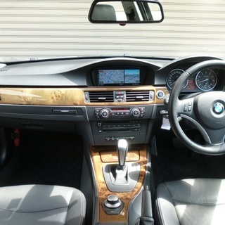 検査2年3月335i ツインターボ HDDナビ/idrive/コンフォートアクセス/ブラックレザー/シートヒーター/クルーズコントロール/ミラーETC/記録簿 の画像