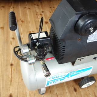 オイルレス エアーコンプレッサー 25L  