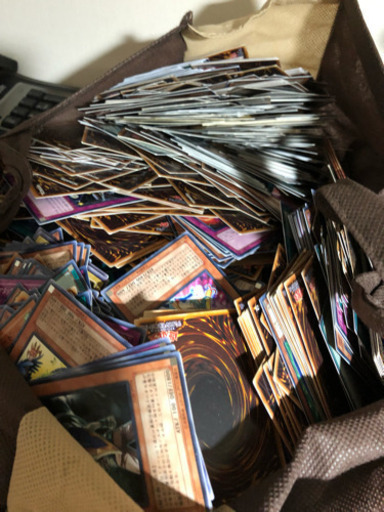 大量の遊戯王カード