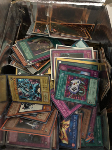 大量の遊戯王カード